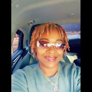 Meet your Posher, Shawna